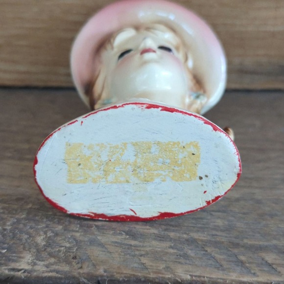 Vintage 3.5" Ceramic Lady Head Vase Once Red Dress Missing Earrings & Necklace - Picture 8 of 11